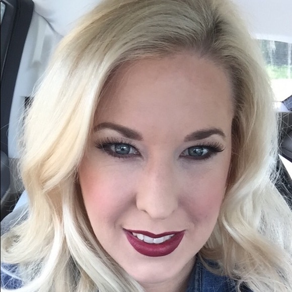 Meet your Posher, Taylor - Picture 1 of 1